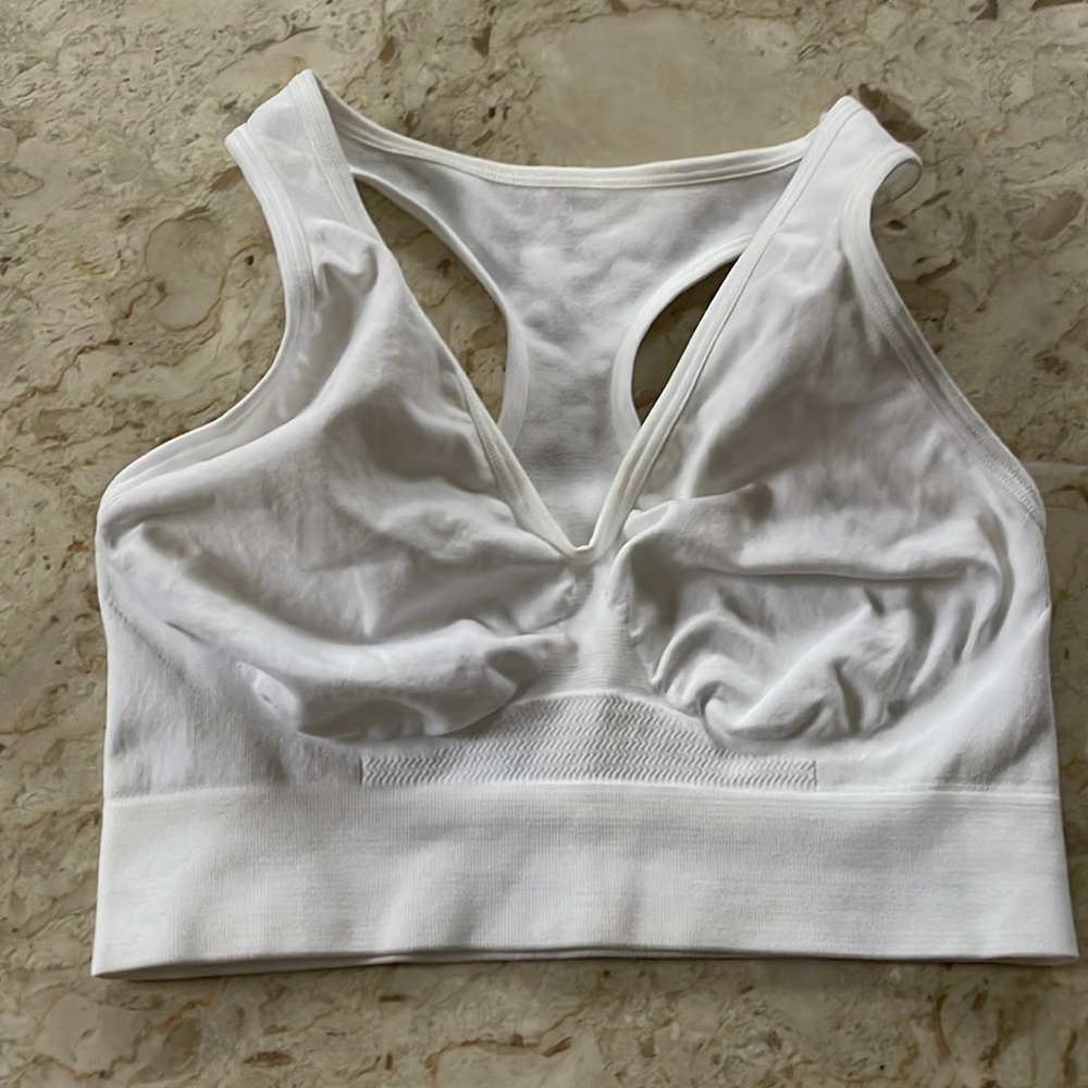Light support t shirt bra size M white